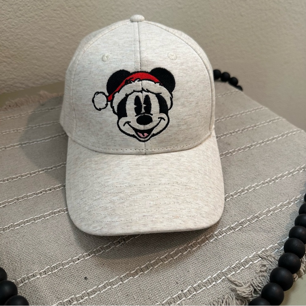 NWT Disney Mickey Mouse Santa Claus Christmas Hat